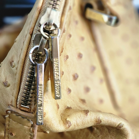 Ivanka Trump collection rare ostrich pattern purse handbag - Picture 5 of 10